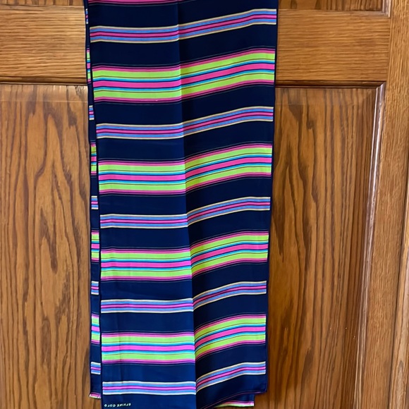 elaine gold Accessories - Scarf NWOT